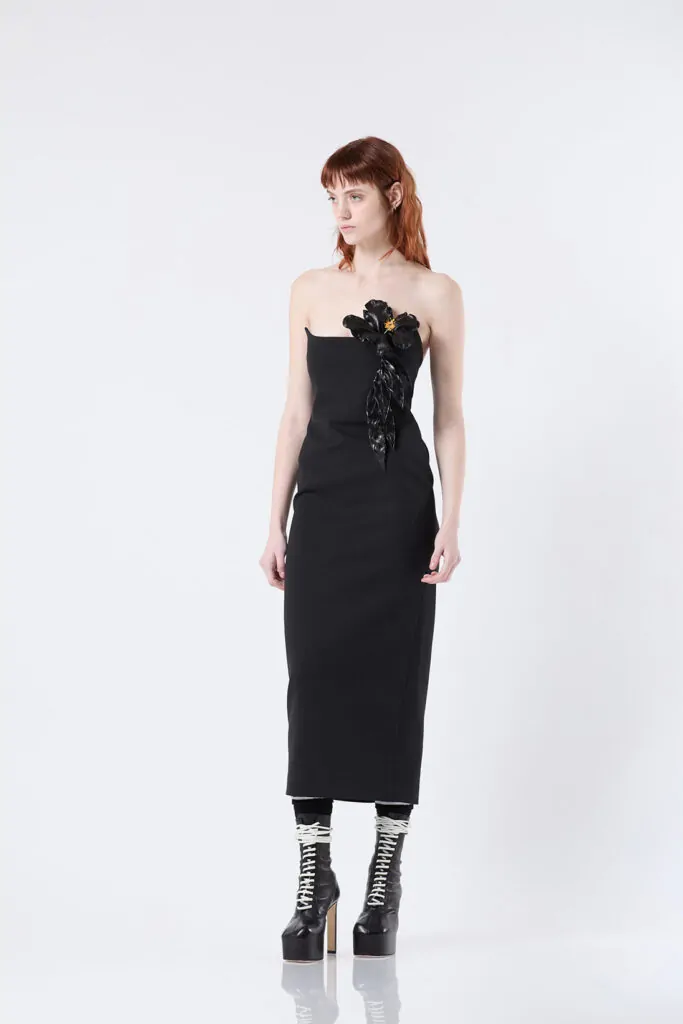 Aprimi — Dress with back zipper